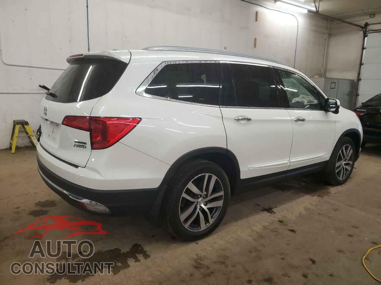 HONDA PILOT 2017 - 5FNYF6H96HB044332