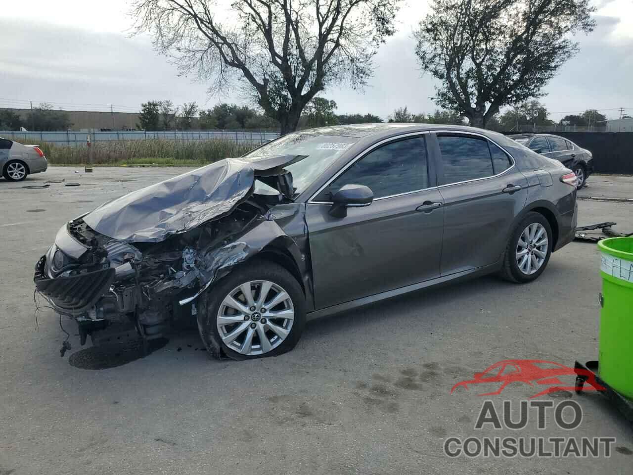 TOYOTA CAMRY 2018 - 4T1B11HK2JU015395