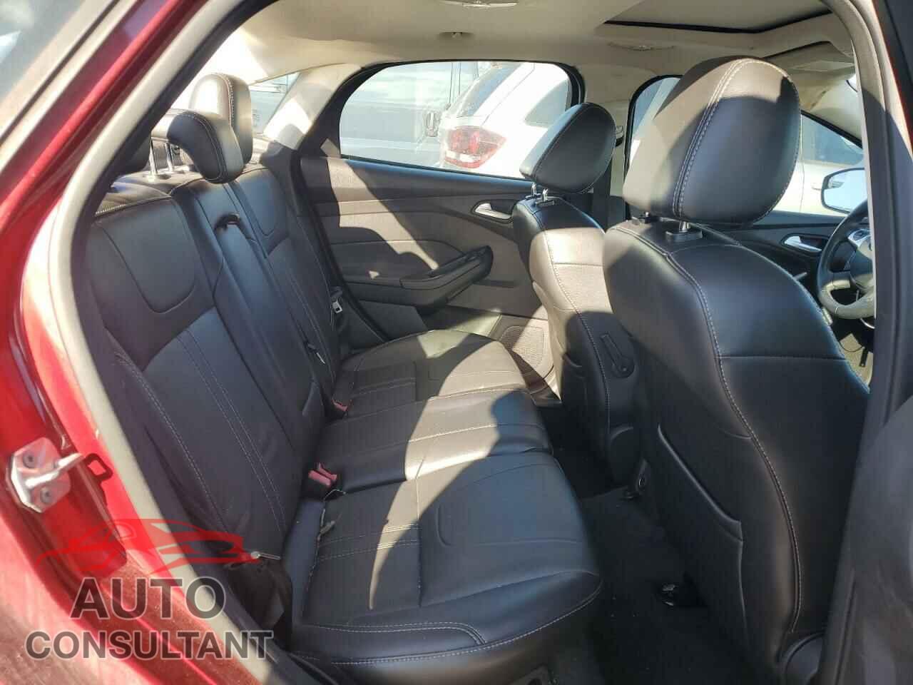 FORD FOCUS 2014 - 1FADP3F27EL235028