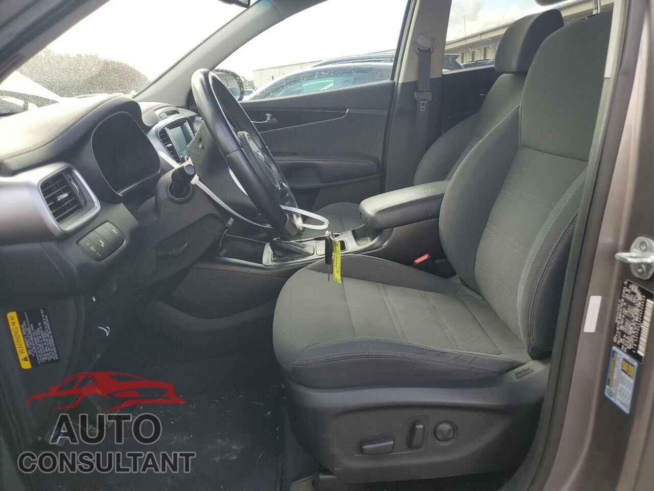 KIA SORENTO 2017 - 5XYPGDA52HG306408