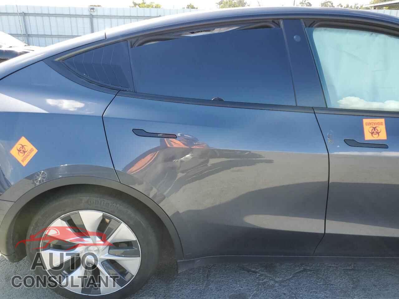 TESLA MODEL Y 2022 - 7SAYGAEE2NF345566
