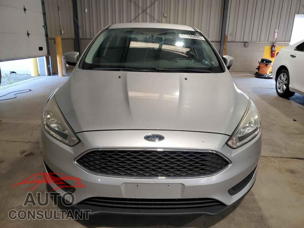 FORD FOCUS 2015 - 1FADP3K22FL246624