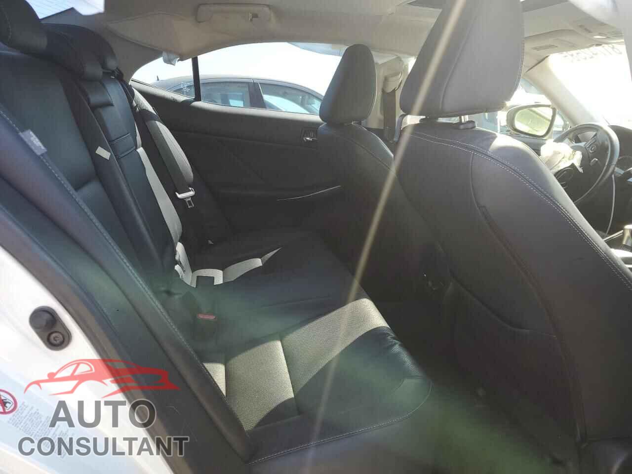 LEXUS IS 2014 - JTHBF1D20E5032383