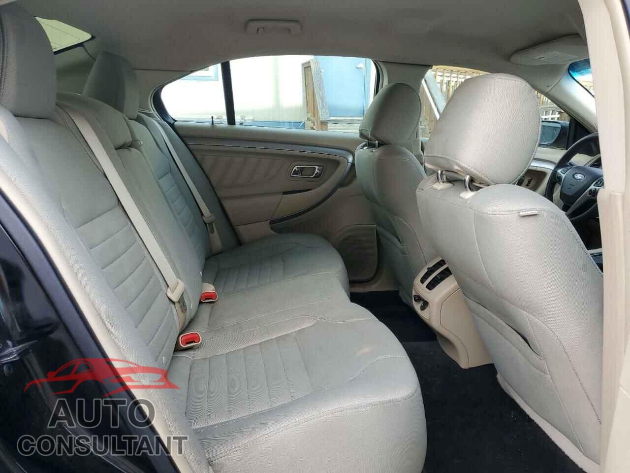FORD TAURUS 2017 - 1FAHP2D82HG145382