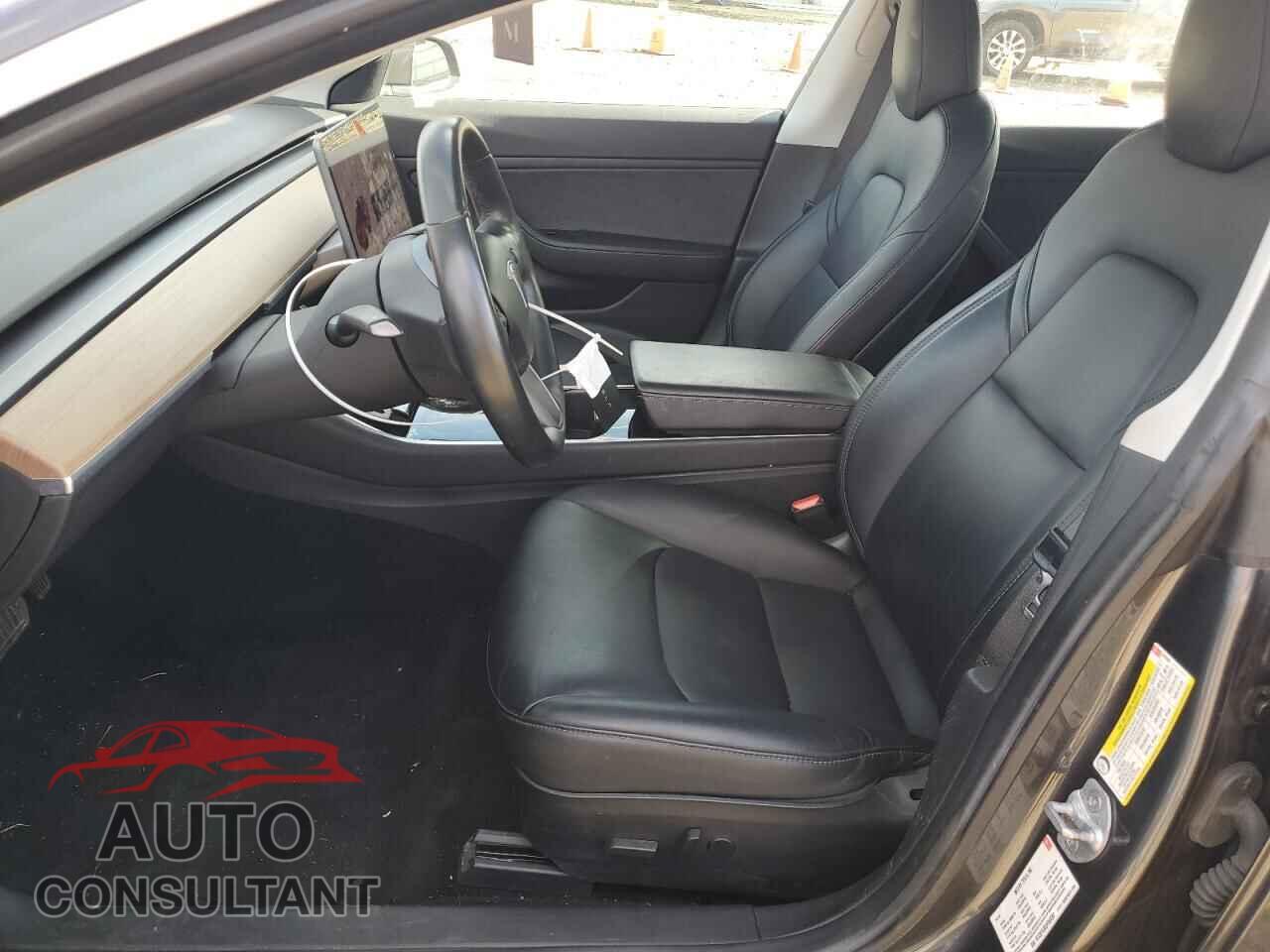 TESLA MODEL 3 2018 - 5YJ3E1EA9JF045382