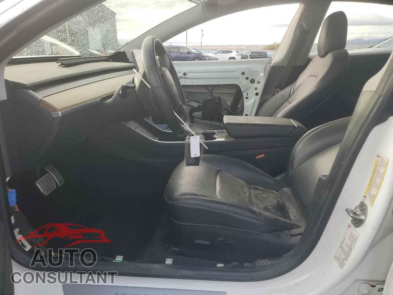 TESLA MODEL 3 2018 - 5YJ3E1EB7JF084237