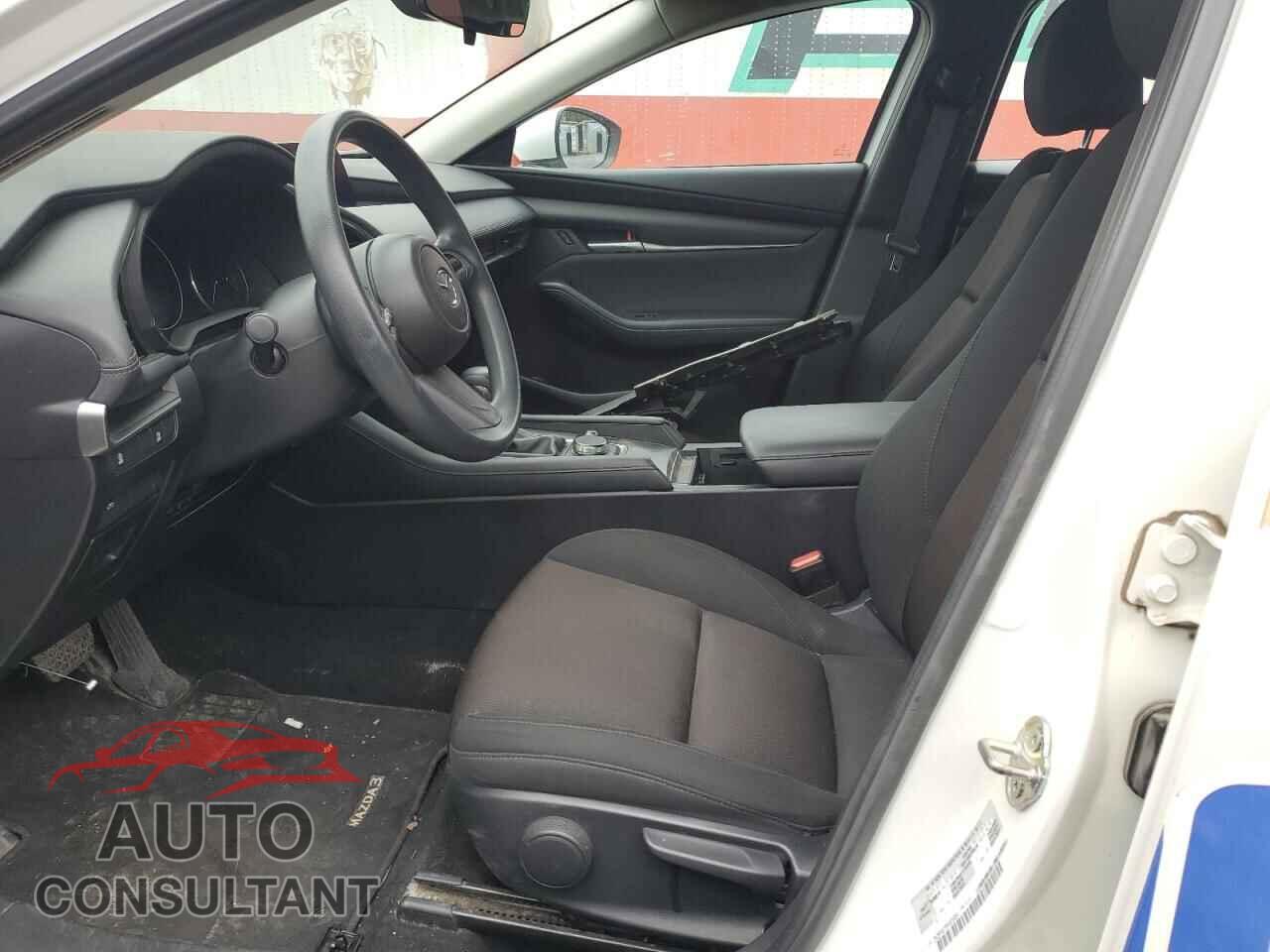 MAZDA 3 2022 - 3MZBPAB76NM305864