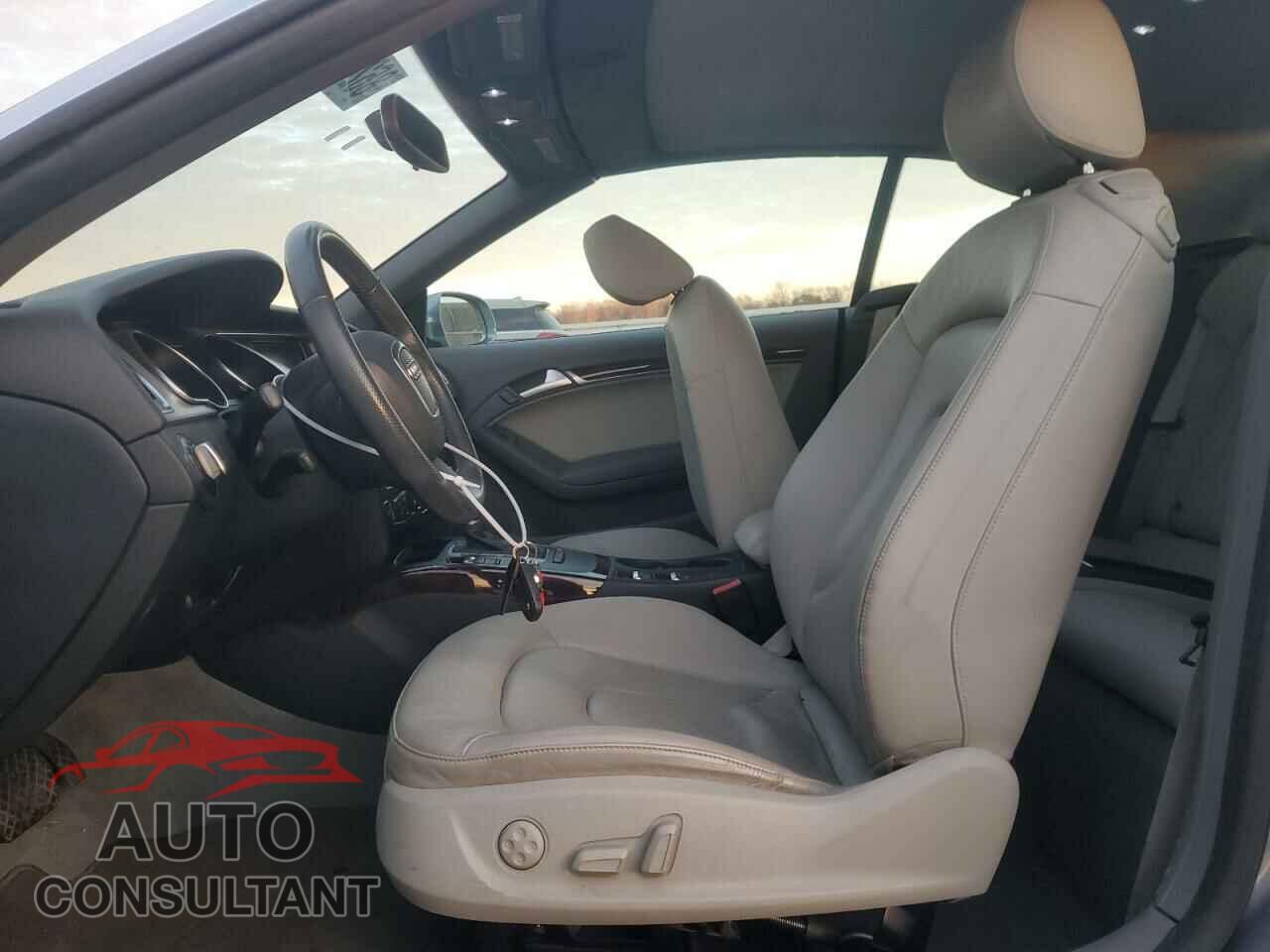 AUDI A5 2011 - WAUAFAFH3BN020574