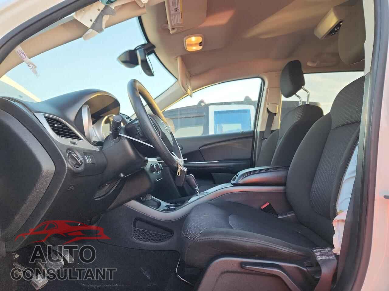 DODGE JOURNEY 2019 - 3C4PDCBB0KT856553