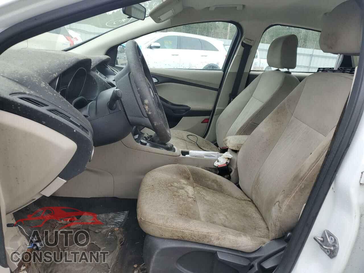 FORD FOCUS 2015 - 1FADP3F20FL280829