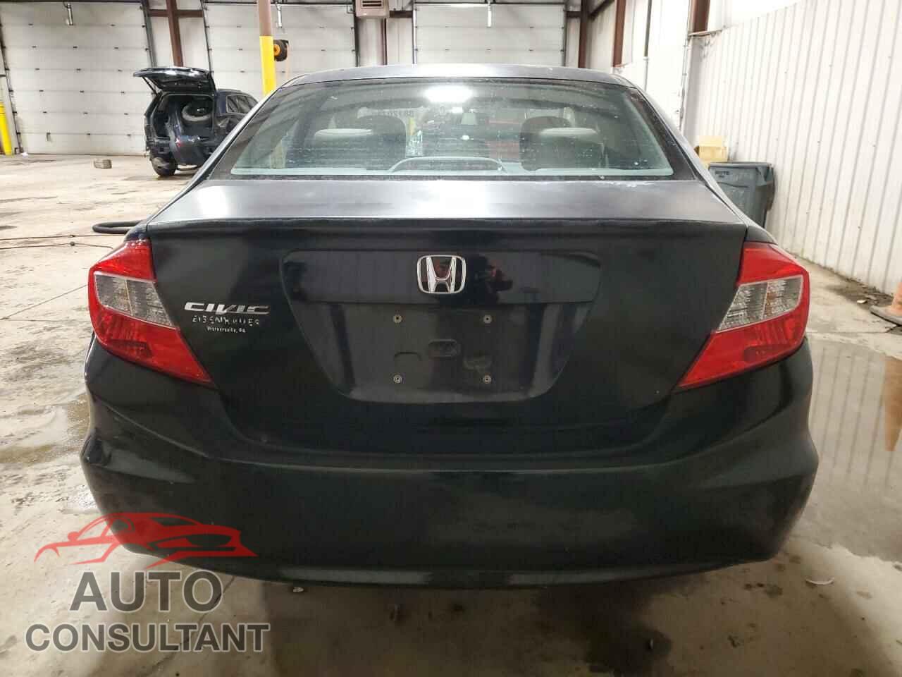 HONDA CIVIC 2012 - 2HGFB2F52CH575043