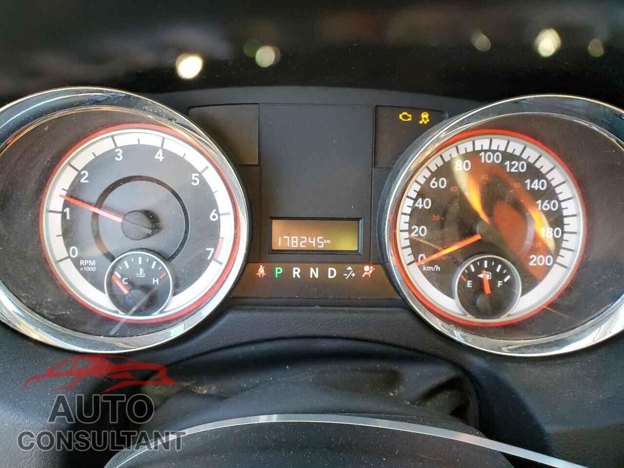 DODGE CARAVAN 2011 - 2D4RN4DG2BR762345