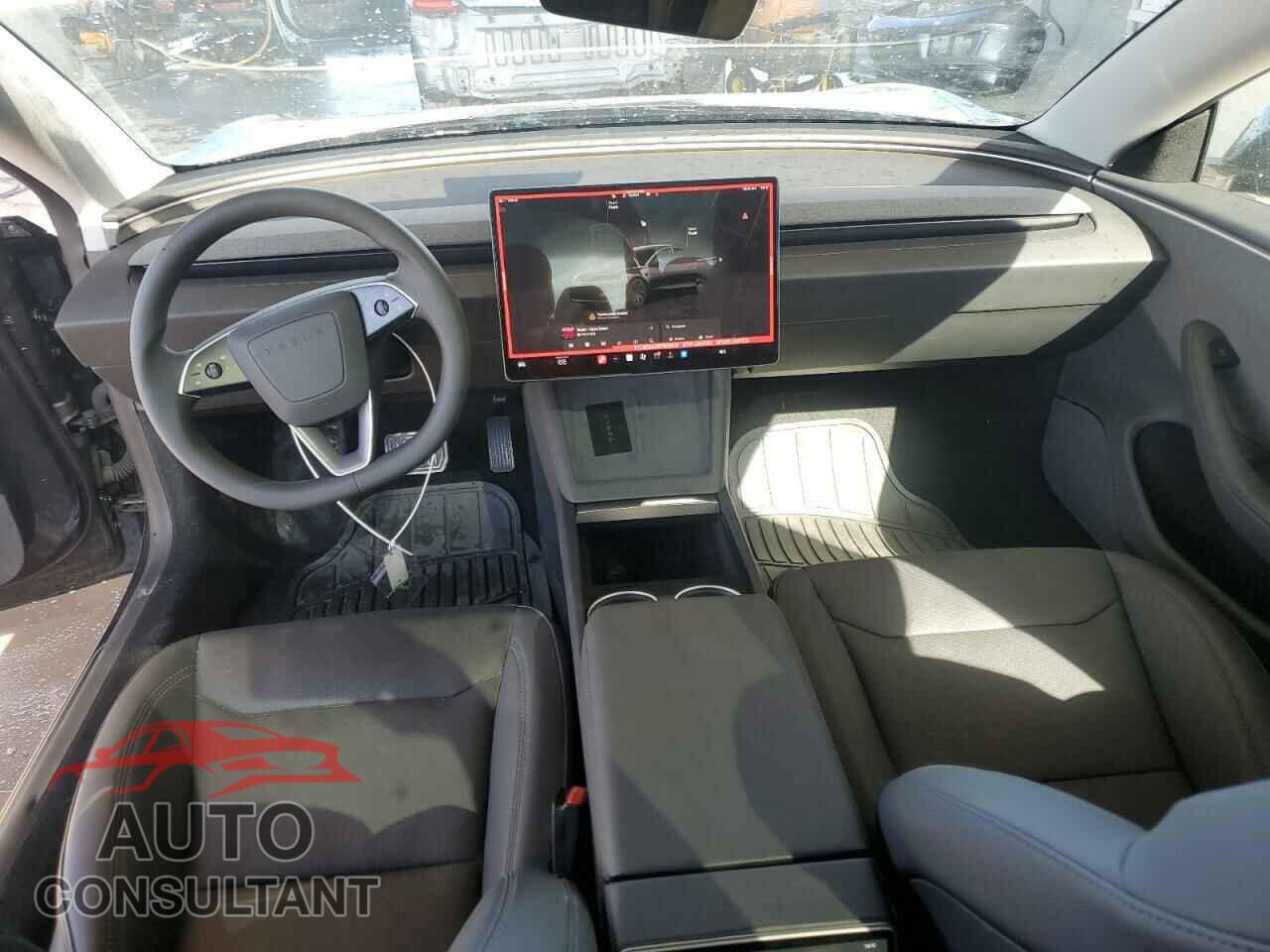 TESLA MODEL 3 2024 - 5YJ3E1EA3RF869941