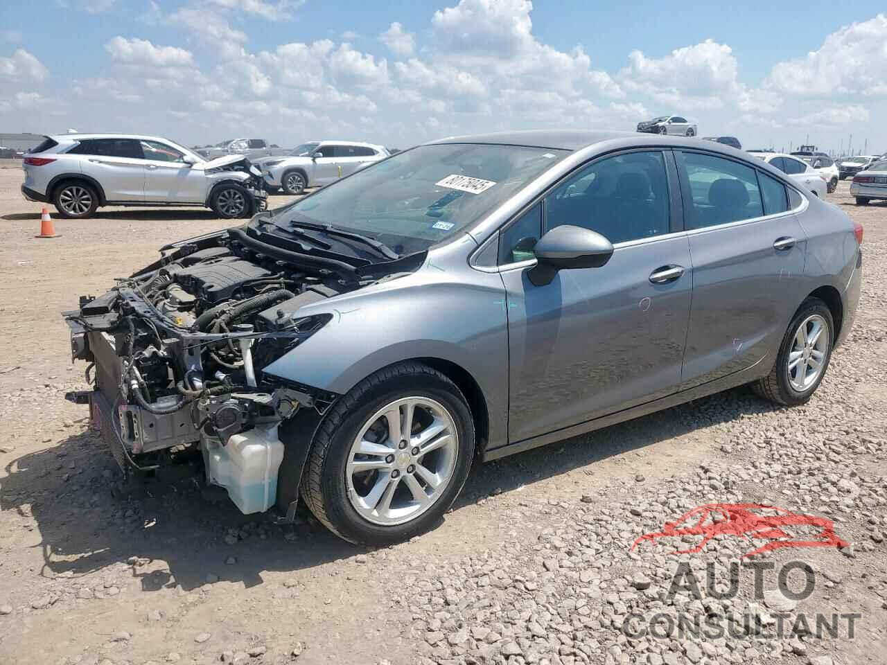 CHEVROLET CRUZE 2018 - 1G1BE5SM8J7246822