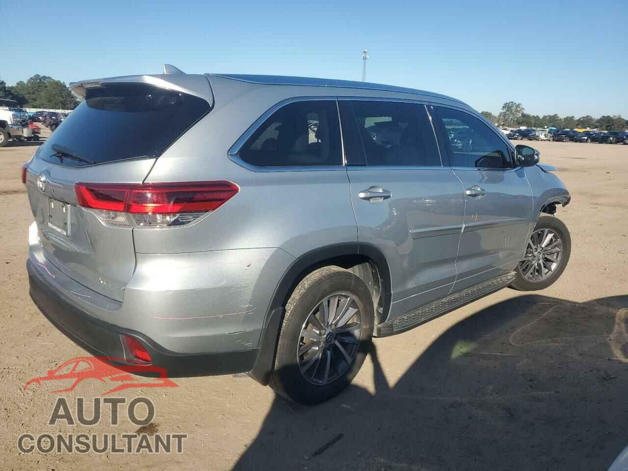 TOYOTA HIGHLANDER 2017 - 5TDJZRFH2HS521502