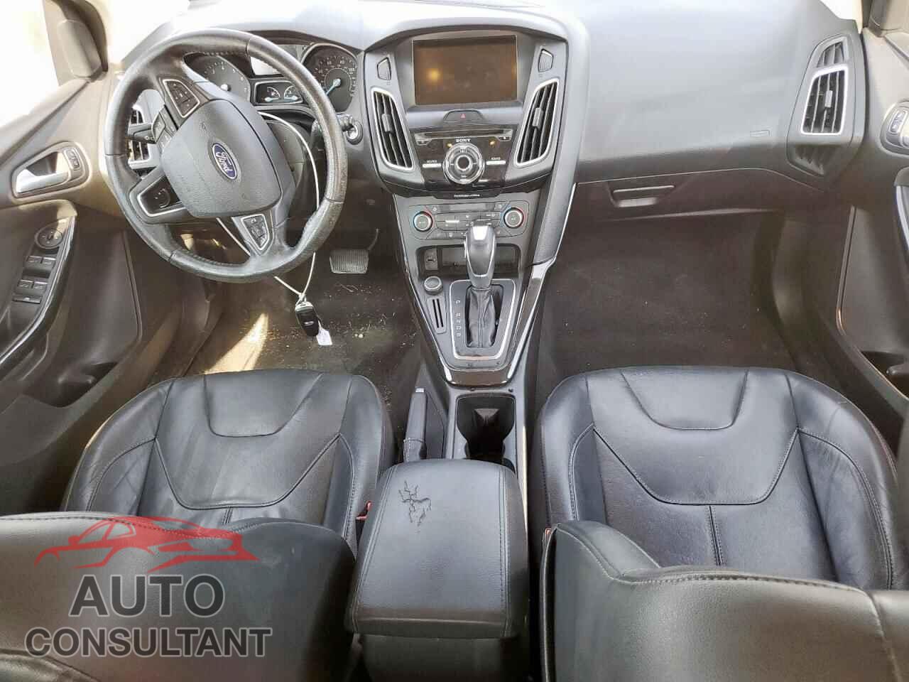 FORD FOCUS 2015 - 1FADP3N27FL334192