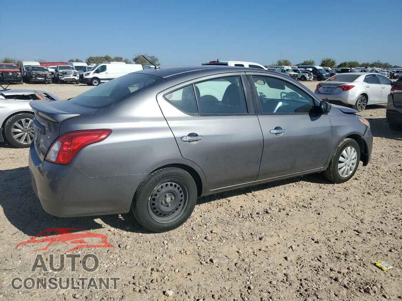 NISSAN VERSA 2017 - 3N1CN7AP3HL816995