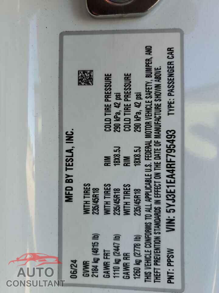 TESLA MODEL 3 2024 - 5YJ3E1EA4RF795493