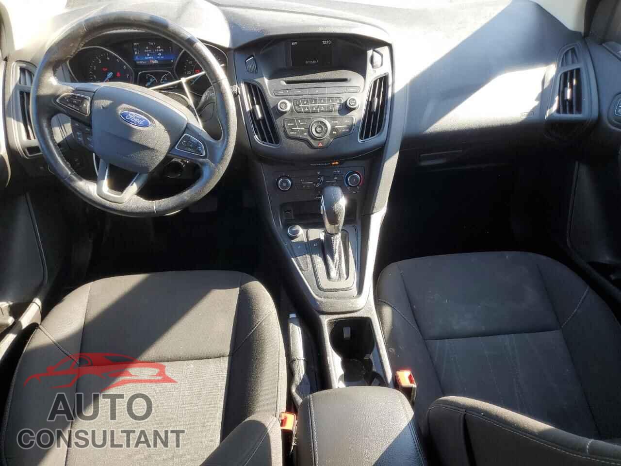 FORD FOCUS 2017 - 1FADP3K24HL318460