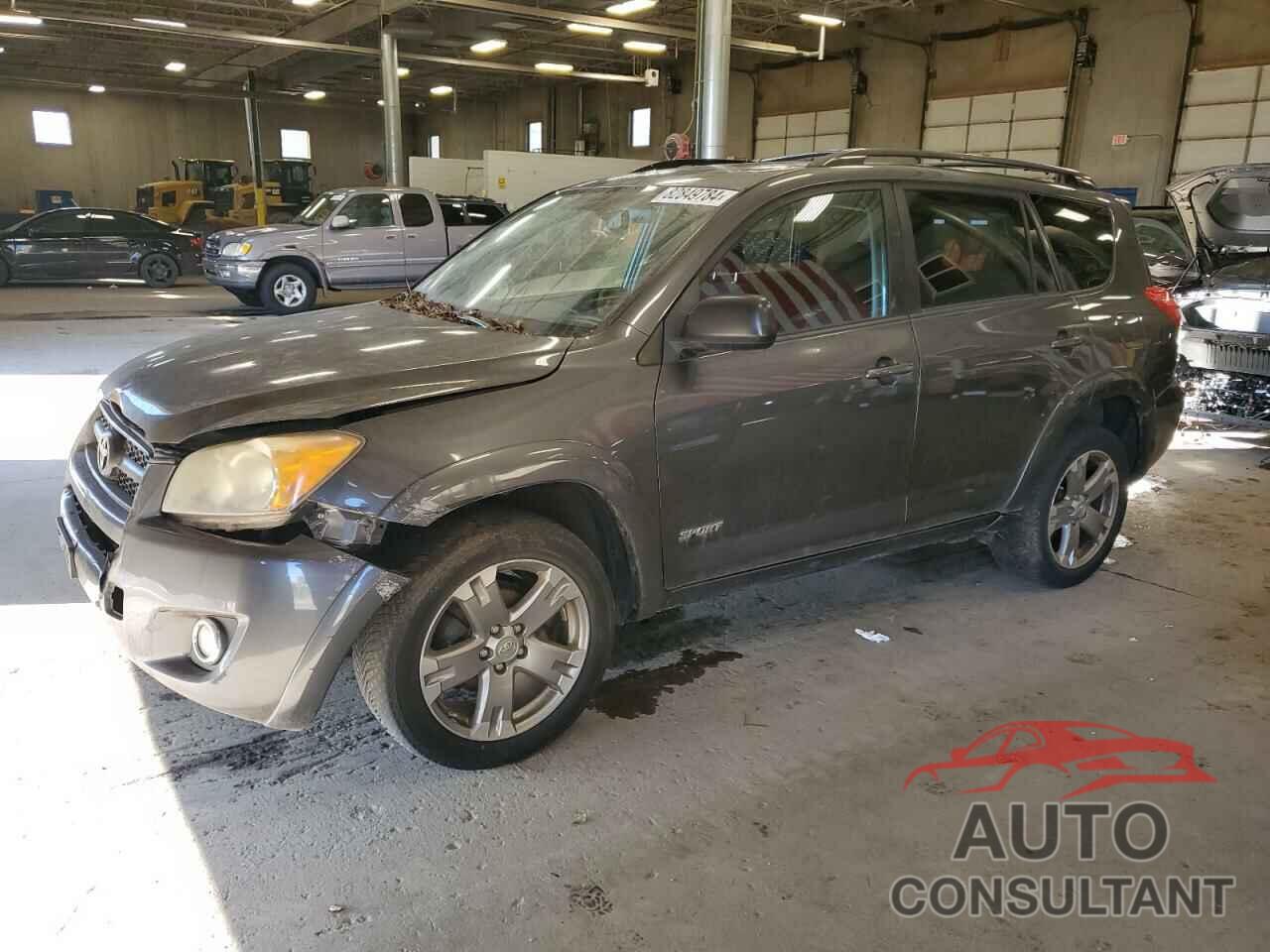 TOYOTA RAV4 2010 - JTMRF4DV3A5028172