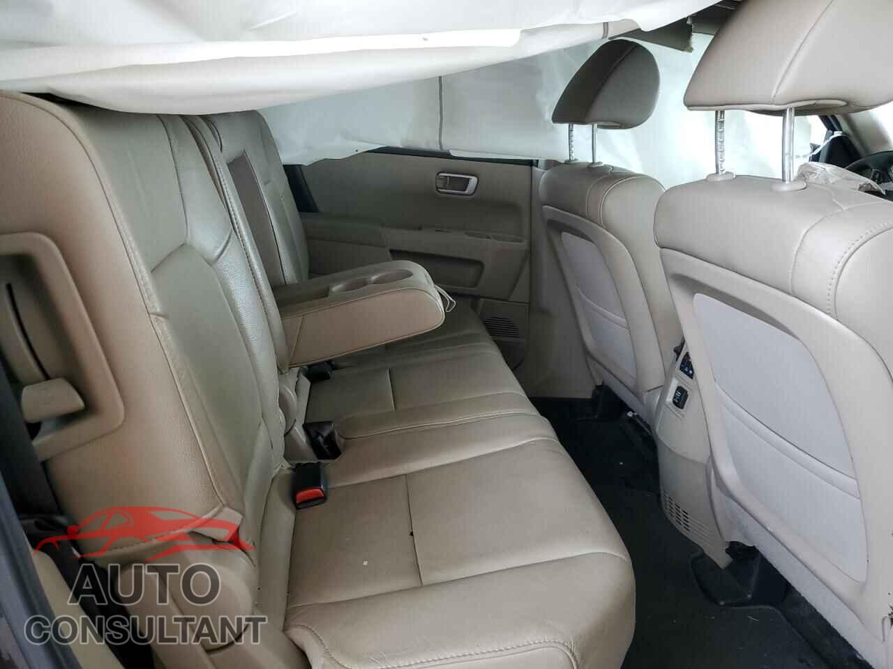 HONDA PILOT 2013 - 5FNYF4H52DB016426