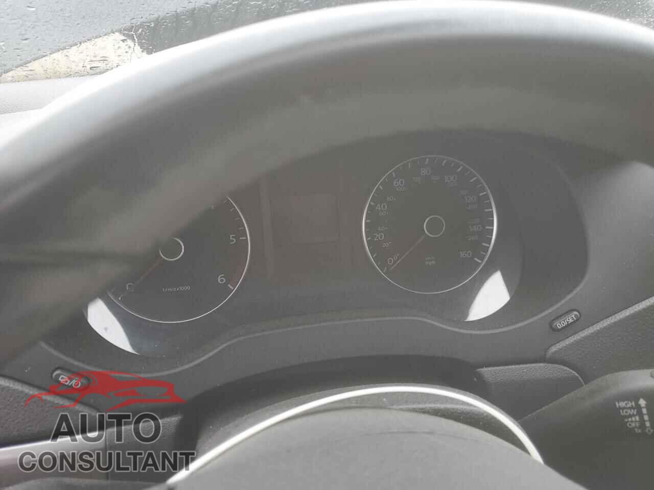 VOLKSWAGEN JETTA 2013 - 3VWLL7AJ3DM352154