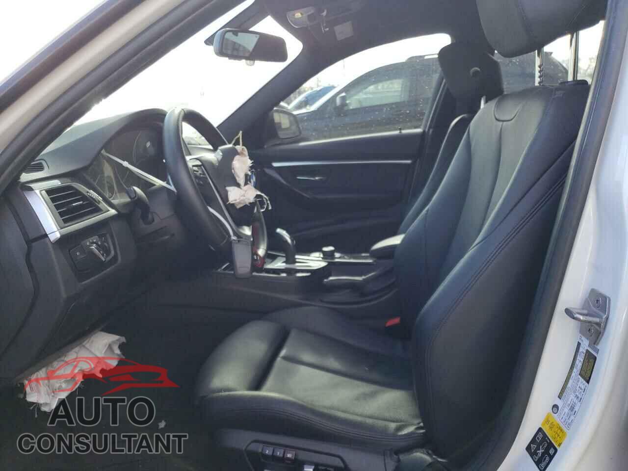 BMW 3 SERIES 2016 - WBA8E3G51GNU04555