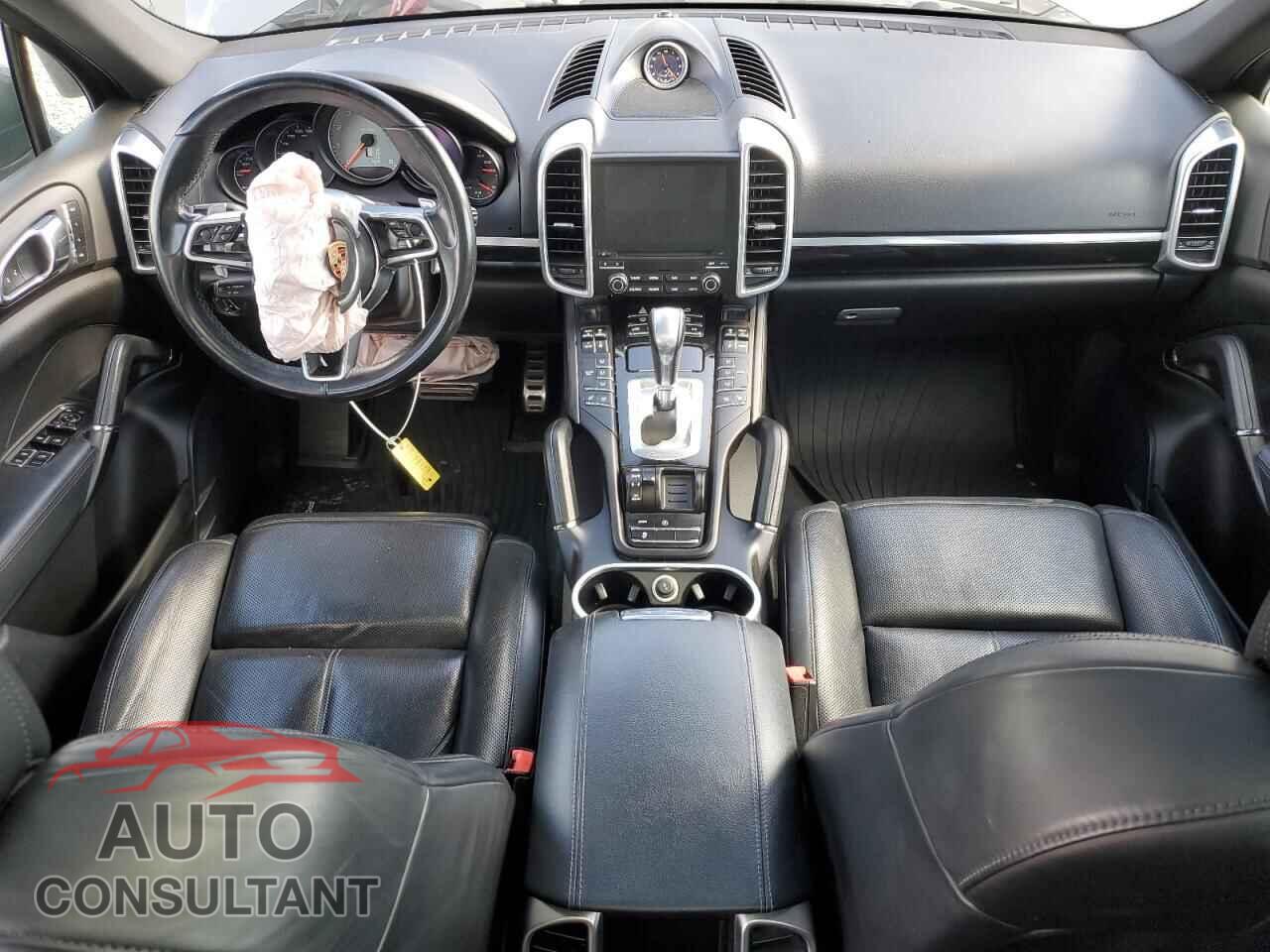 PORSCHE CAYENNE 2017 - WP1AB2A25HLA50167
