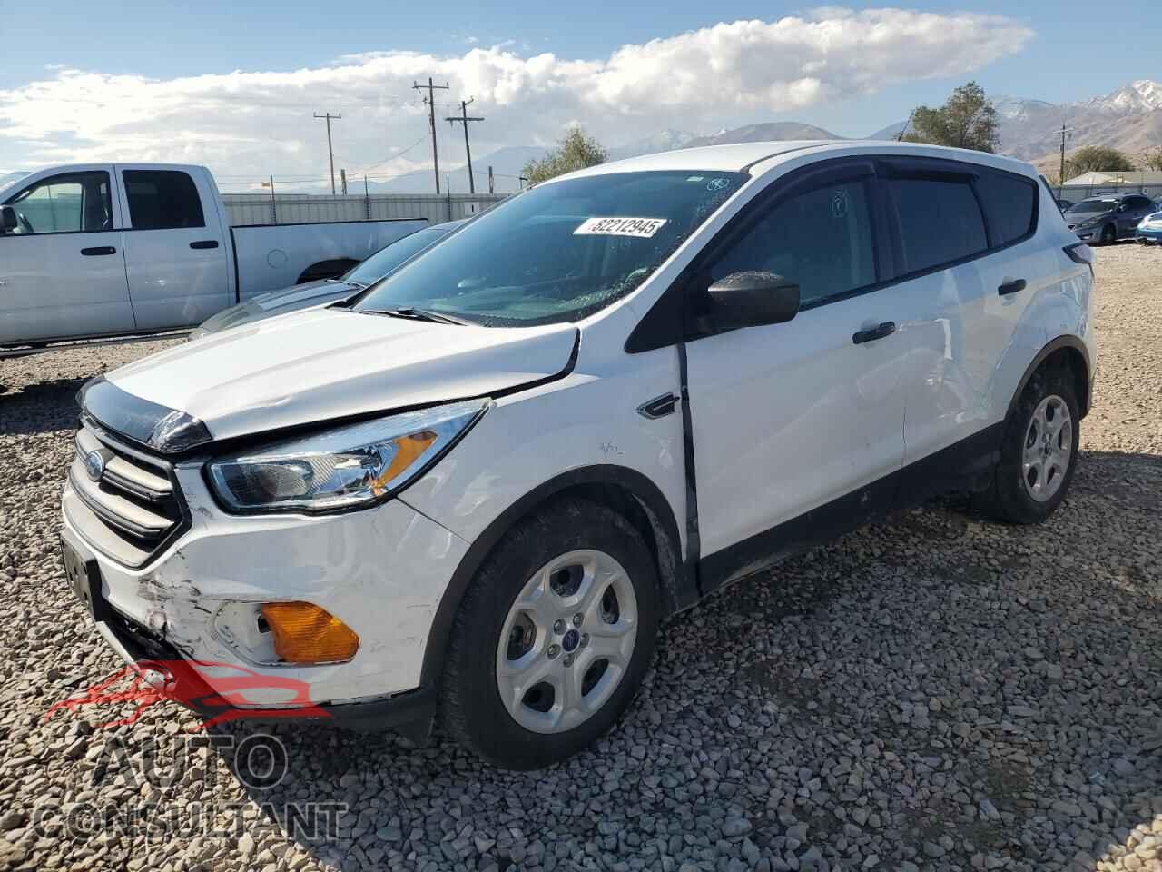 FORD ESCAPE 2017 - 1FMCU0F76HUC39736