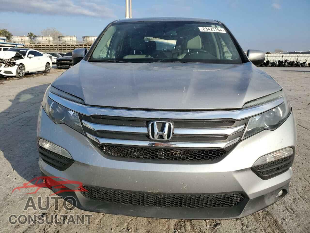 HONDA PILOT 2017 - 5FNYF6H56HB028452