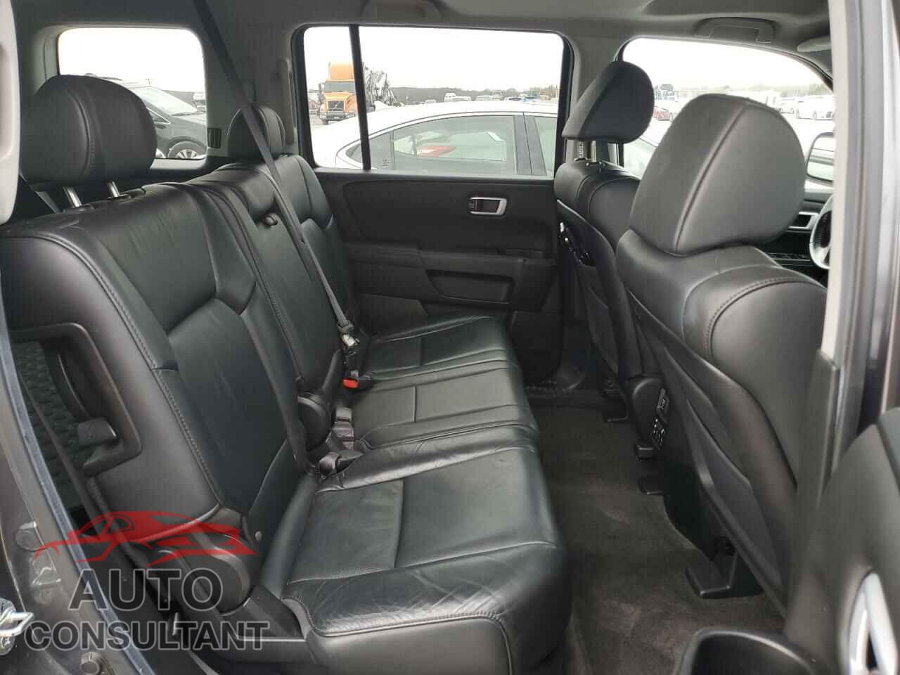 HONDA PILOT 2011 - 5FNYF3H68BB057790