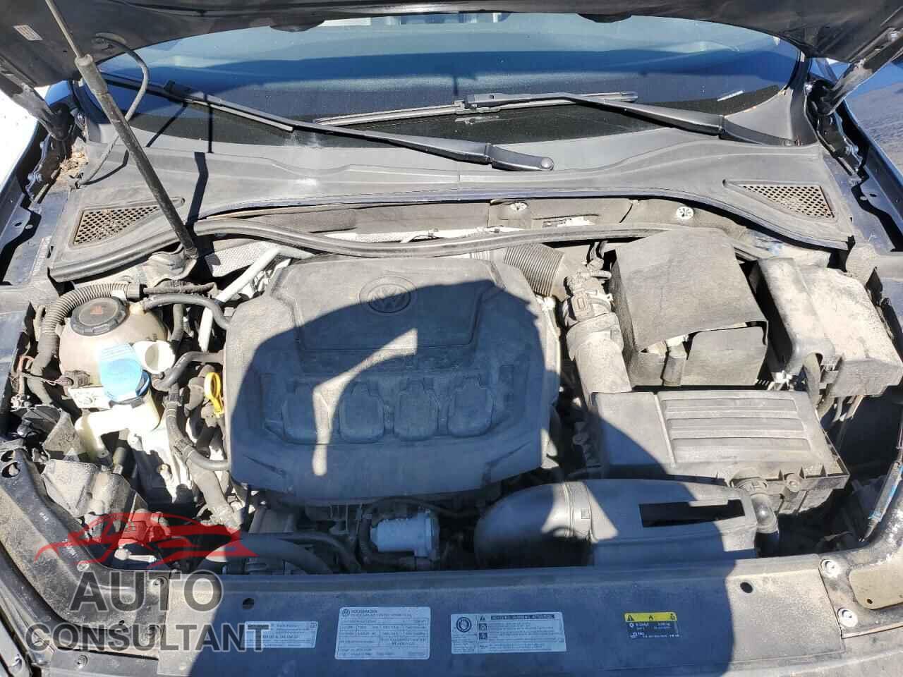 VOLKSWAGEN PASSAT 2018 - 1VWBA7A30JC018096