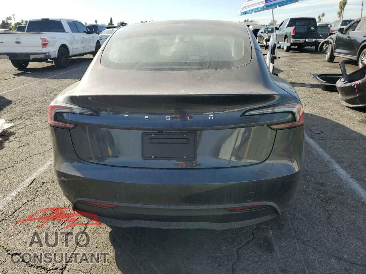 TESLA MODEL 3 2024 - 5YJ3E1EA8RF744353