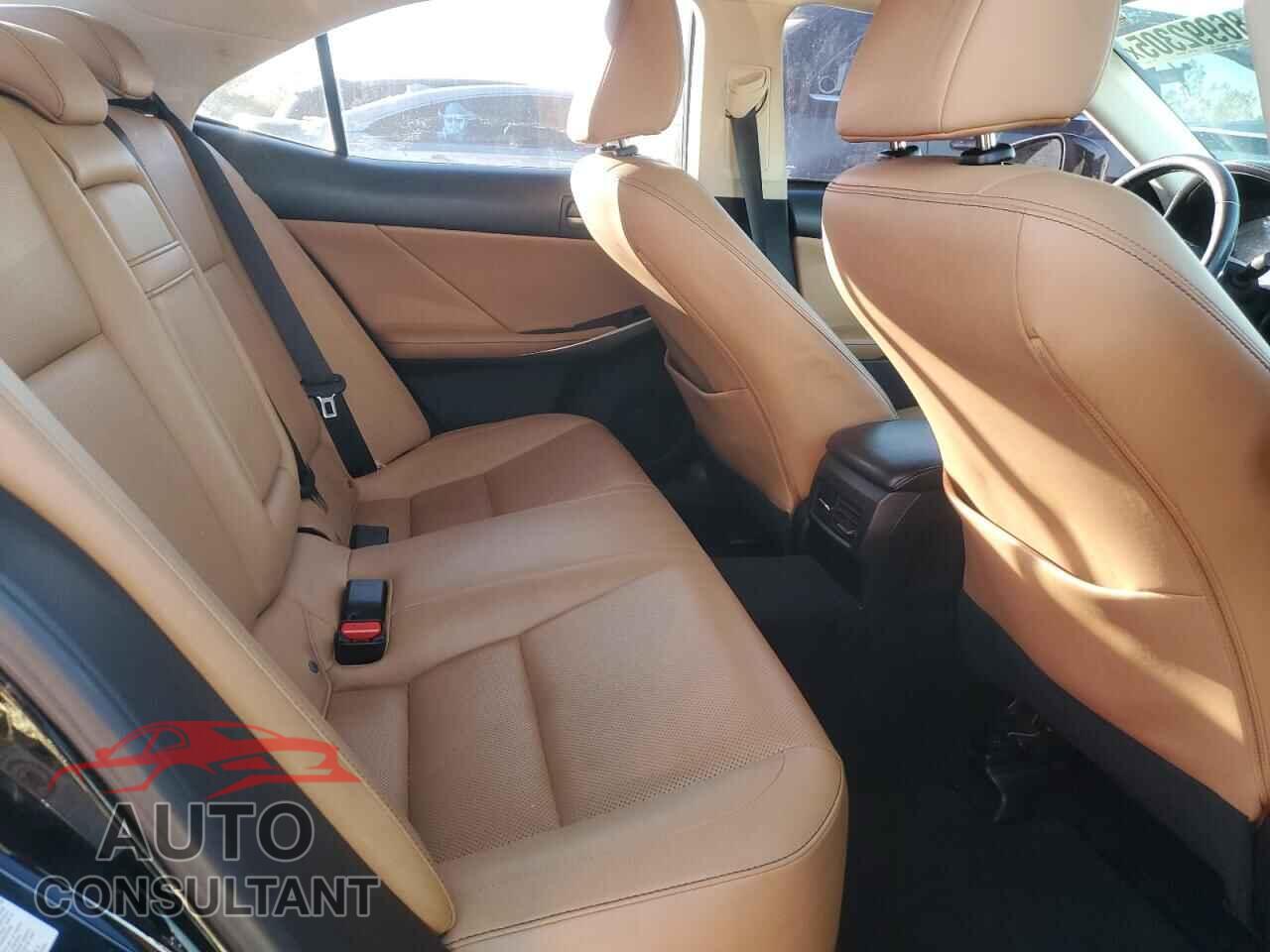 LEXUS IS 2017 - JTHBA1D22H5055361