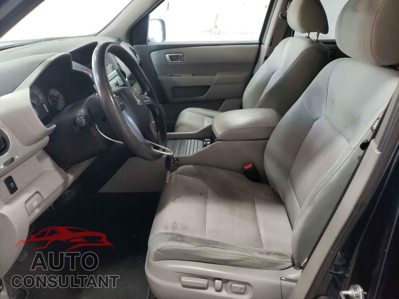HONDA PILOT 2011 - 5FNYF4H40BB016235