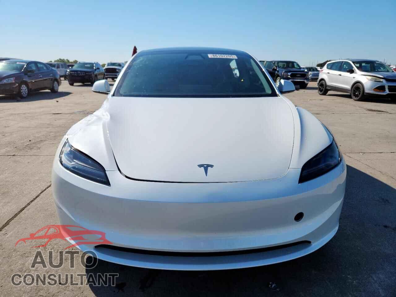 TESLA MODEL 3 2024 - 5YJ3E1EA2RF853911