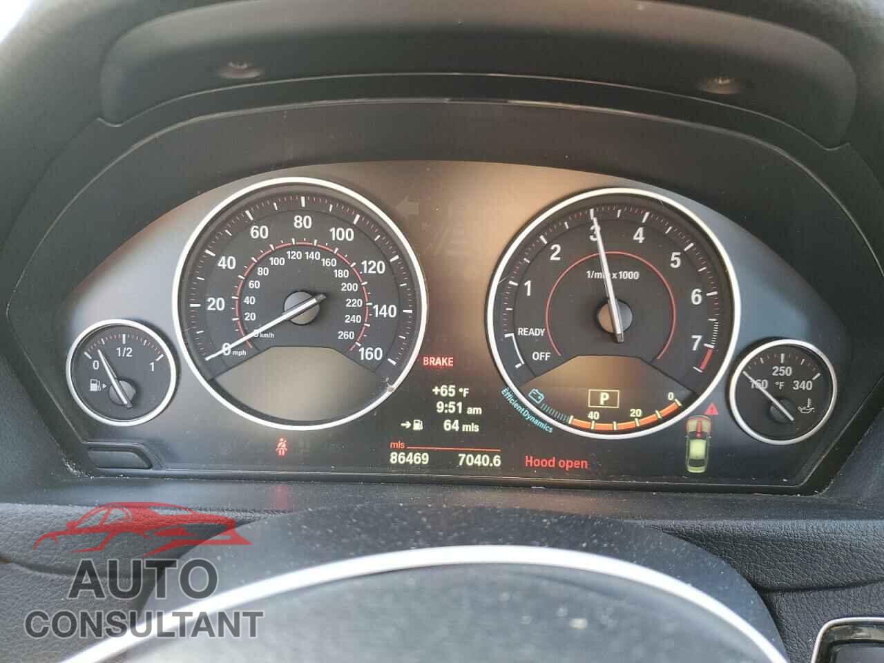 BMW 3 SERIES 2013 - WBA3C1C54DF435329
