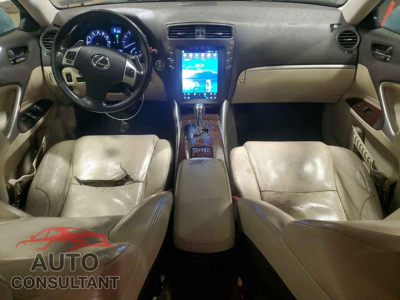 LEXUS IS 2012 - JTHCF5C23C5055313