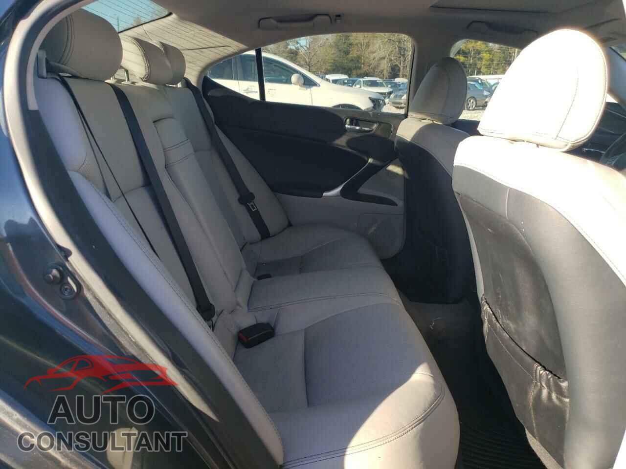 LEXUS IS 2011 - JTHCF5C29B5050230