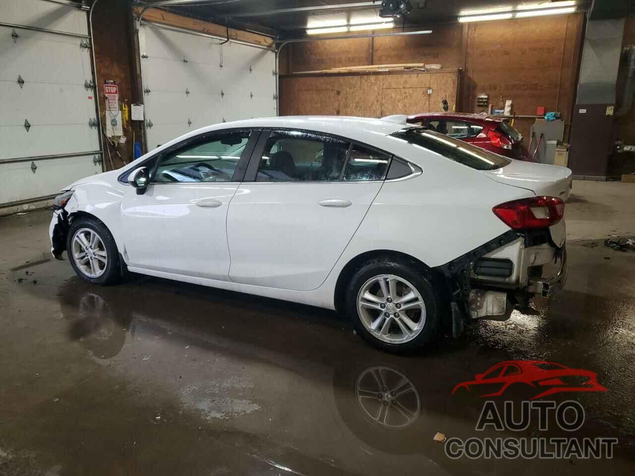 CHEVROLET CRUZE 2018 - 1G1BE5SM9J7220973