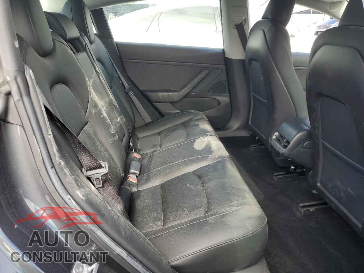 TESLA MODEL 3 2019 - 5YJ3E1EA3KF399321