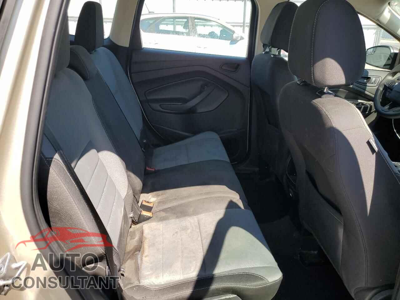 FORD ESCAPE 2017 - 1FMCU0F77HUB61841