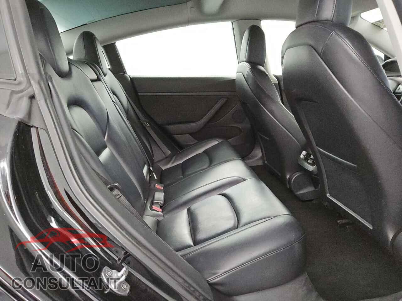TESLA MODEL 3 2022 - 5YJ3E1EA5NF289701