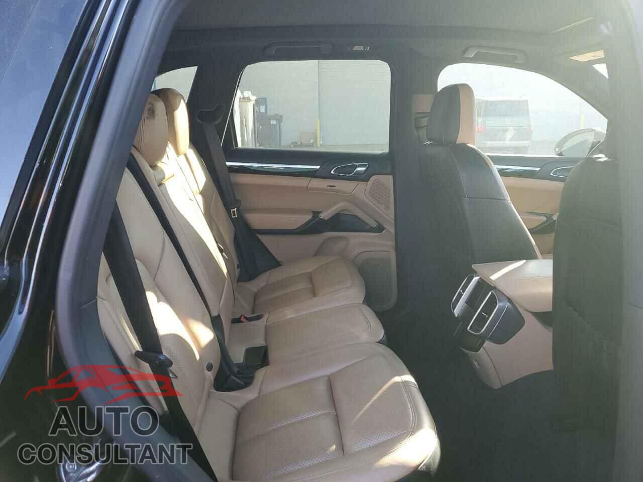 PORSCHE CAYENNE 2016 - WP1AA2A24GLA03505