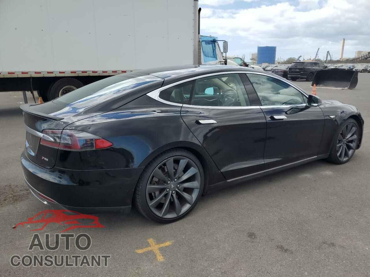 TESLA MODEL S 2012 - 5YJSA1CPXCFP01879