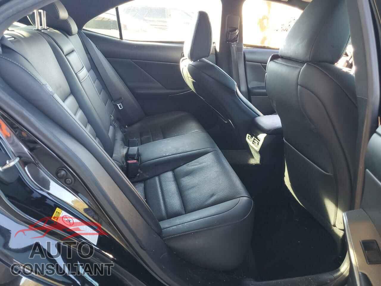 LEXUS IS 2014 - JTHBF1D29E5035699