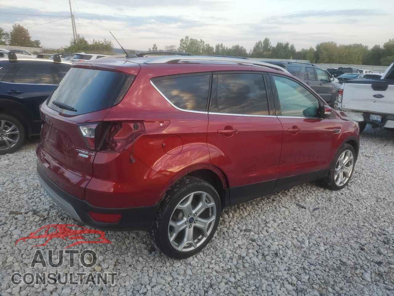 FORD ESCAPE 2017 - 1FMCU0J93HUD42475