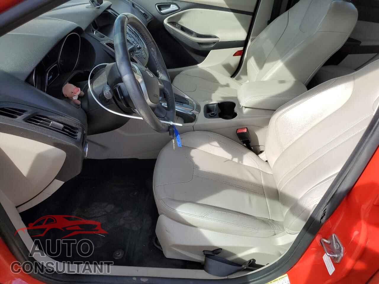 FORD FOCUS 2012 - 1FAHP3M21CL325521