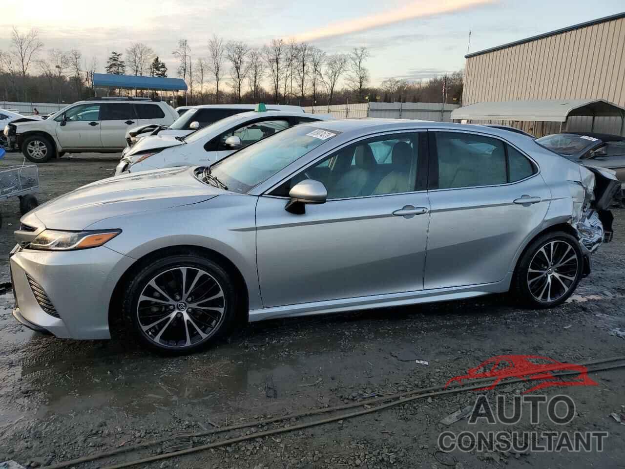 TOYOTA CAMRY 2018 - 4T1B11HK9JU544584