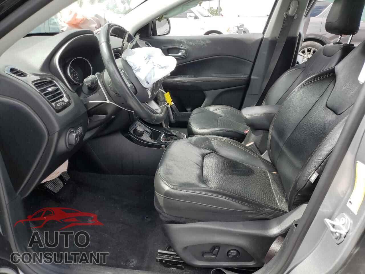 JEEP COMPASS 2018 - 3C4NJDCB2JT290947